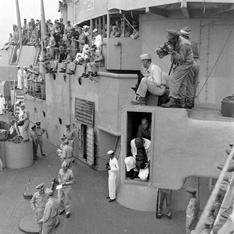 WW2 WWII Photo World War Two / Surrender of Japan Tokyo Bay 2 Sept 1945