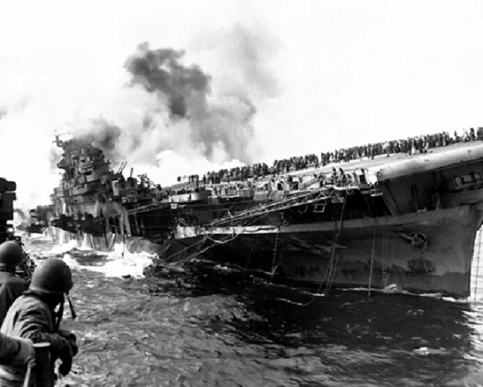US Navy Aircraft Carrier USS Franklin after Japanese attack WWII 8×10 Photo 371a