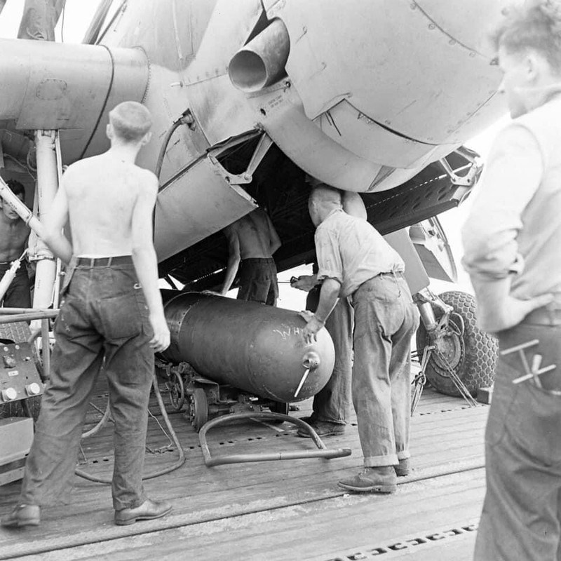 WW2 WWII Photo World War Two / USS Essex CV-9 Flight Deck Photo Tarawa US Navy