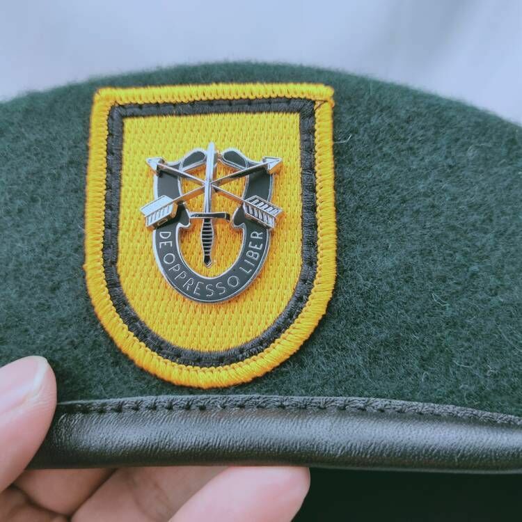 7-1/2 US ARMY 1TH SPECIAL FORCES GROUP BLACKISH GREEN COLOR WOOL BERET CAP HAT gallery