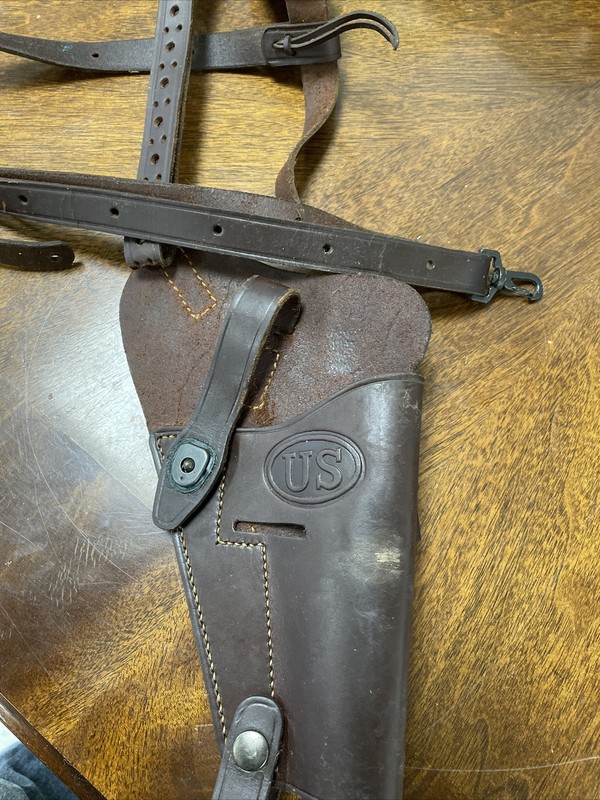 WWII US .45 PISTOL M3 SHOULDER HOLSTER-DARK BROWN Boyt 1943 Reproduction