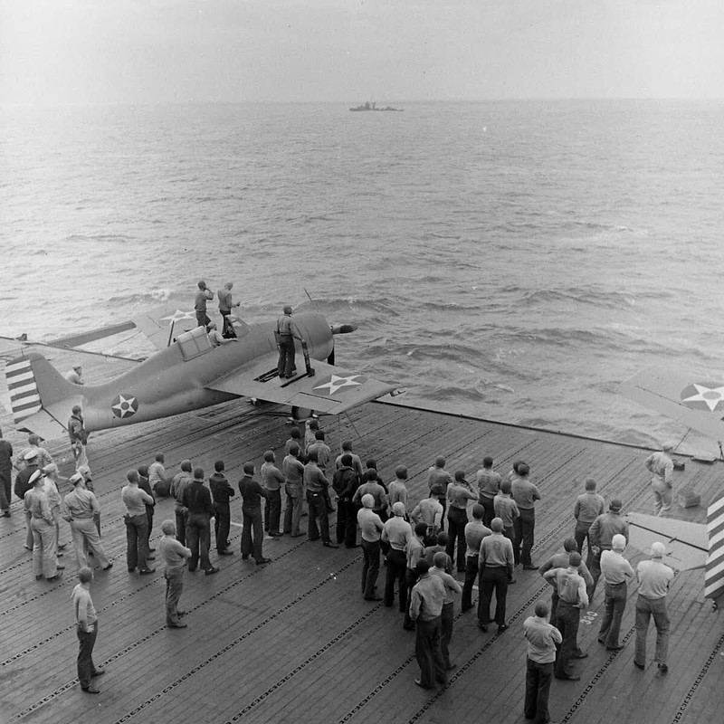 WW2 WWII Photo World War Two / US Navy Aircraft Carriers in Action April 1942