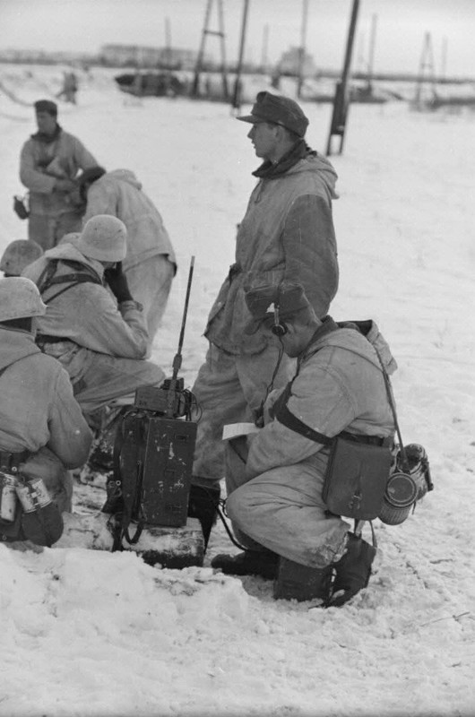 WW2 WWII Photo World War Two German Troops in Action Winter Ukraine Wehrmacht