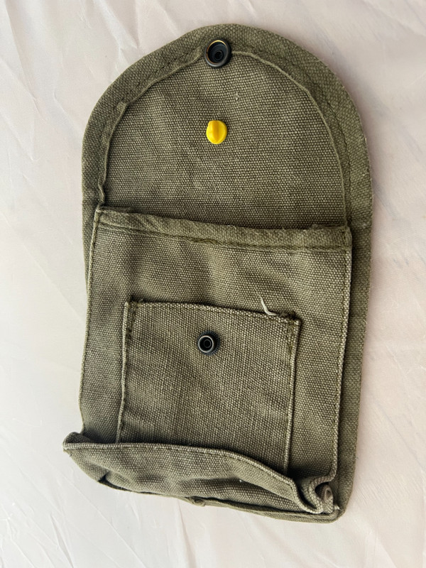 US Military Re-Issue WW2 M1 Carbine Ammo Mag Pouch Canvas J20 w/ Airborne Pin gallery