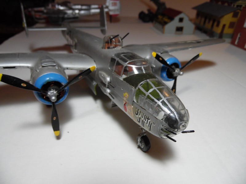 1:48 WW-II B-25 MITCHELL TACTICAL BOMBER AIR CRAFT/PRO BUILT gallery