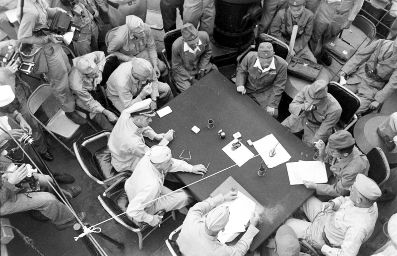 WW2 WWII Photo World War Two / Japanese Surrender of Wake Island September 1945