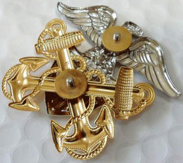 WW2 US United States Navy Officers Large Hat Metal Badge Pin Insignia – US118 gallery