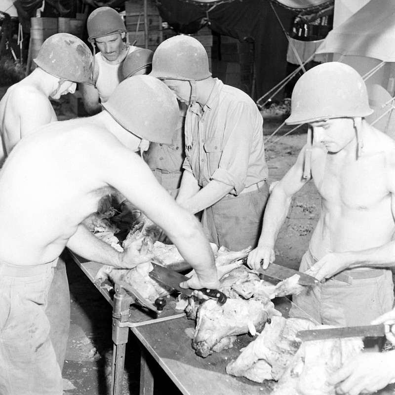 WW2 WWII Photo World War Two / US Soldiers Christmas On Guadalcanal 1942 USMC