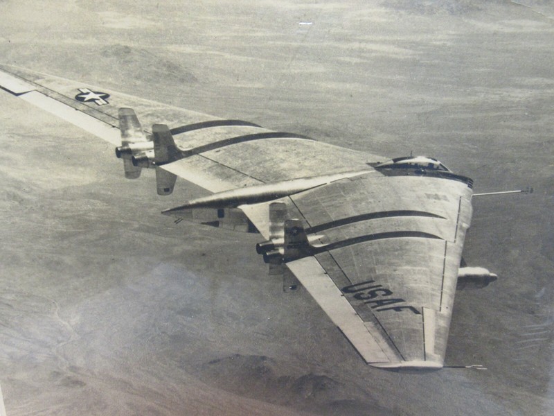 TWO 11" by 14" MILITARY AIRCRAFT black and white PHOTOS STEALTH gallery