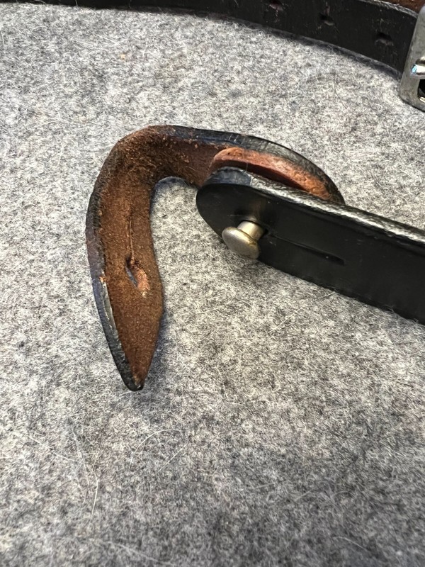 WWII US Officers Leather Sword Strap gallery