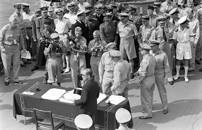 WW2 WWII Photo World War Two / Surrender of Japan Tokyo Bay 2 Sept 1945 US124