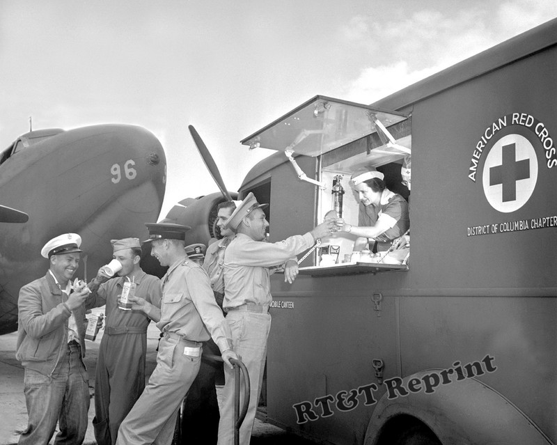 Photograph of a WWII Red Cross Mobile Canteen Year 1941c 8×10