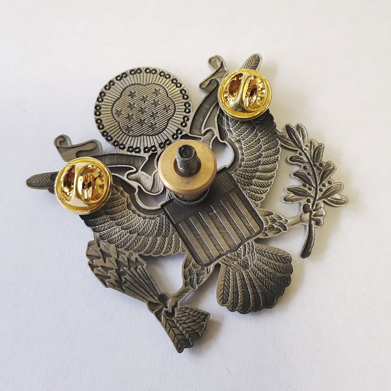 WWII US Army Cap Badge Pin US Hat insignia Dark Silver gallery