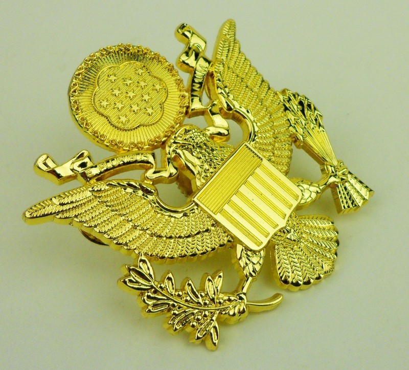 Military US Army Cap Badge Pin Golden