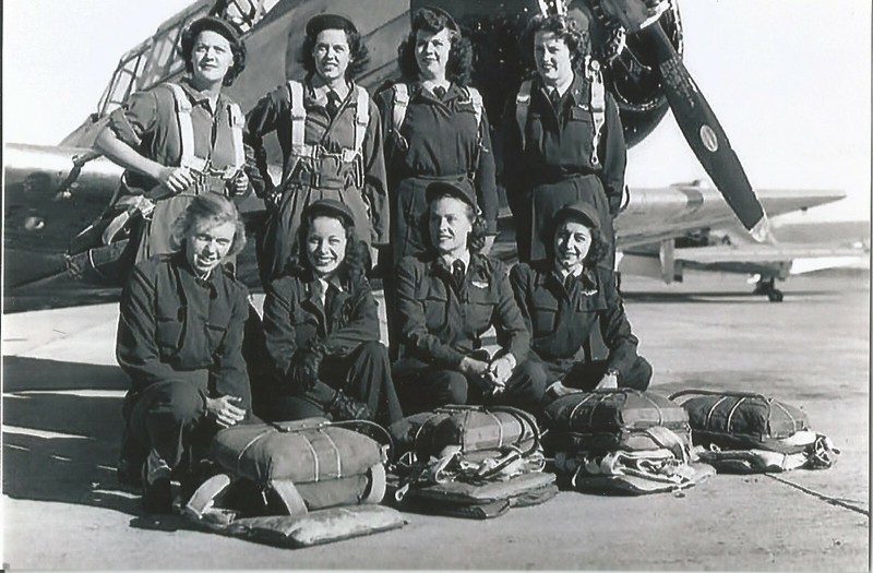 WW II Usa Photo …Women Air Force Service Pilots Wasp