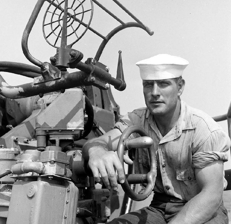 WW2 WWII Photo US Navy Gunners Mate 40mm USS Edsall DE-129 World War Two / 7175
