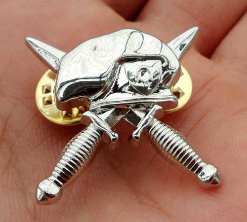 PIN-US MILITARY SPECIAL FORCES GUN SILVER OMEGA BERET & DAGGERS BADGE