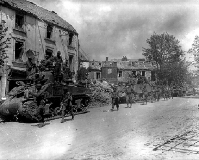 American Infantry searching for German Troops in France WW2 WWII 8×10 Photo 494a