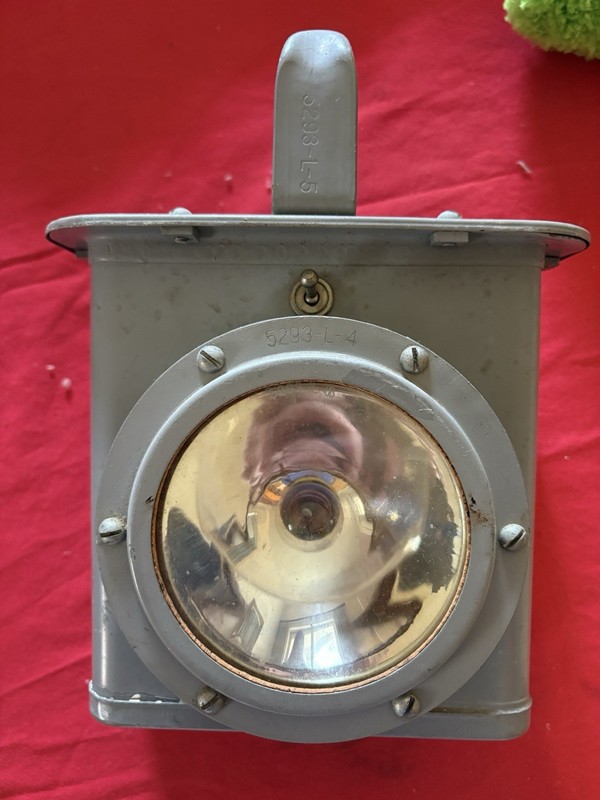 WWII U.S. Navy Battle Lantern 5293-L-5 TYPE J-I DELTA ELECTRIC USA