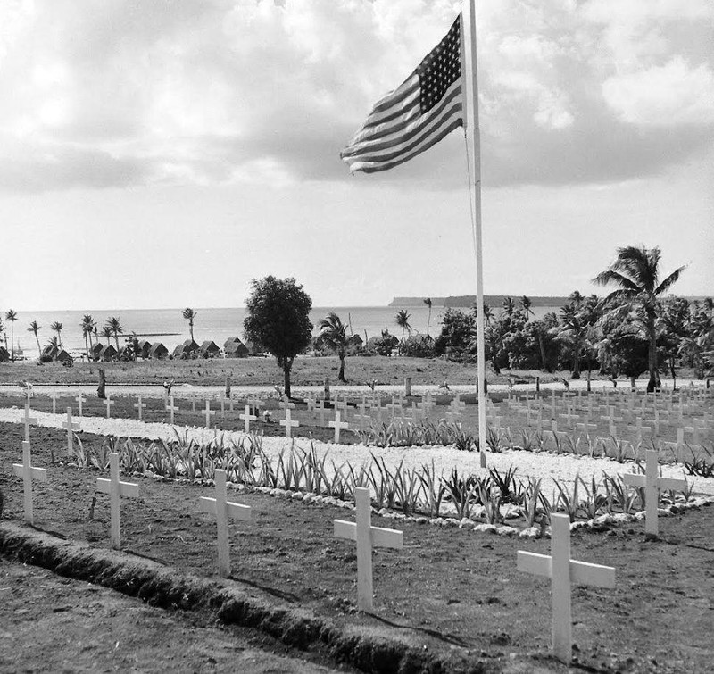 WWII Photo US Military Cemetery Guam 1945 WW2 B&W World War Two USMC / 1374