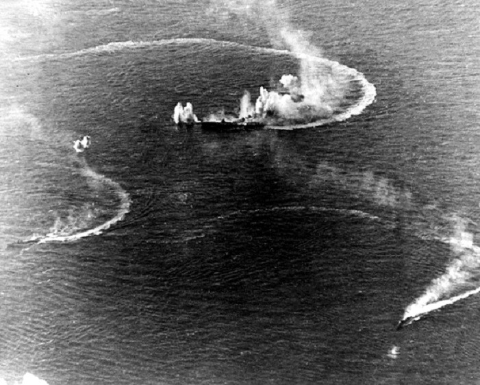 Battle of the Philippine Sea; Japan Ships under U.S. Attack 8×10 WWII Photo 83a