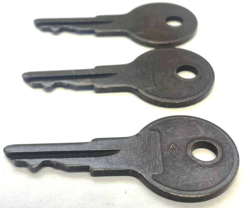 WWII Dodge willys MB ford GPW ✅ (qt3 A2518) 3 Keys for Ign Glove & Tool Box H700 gallery