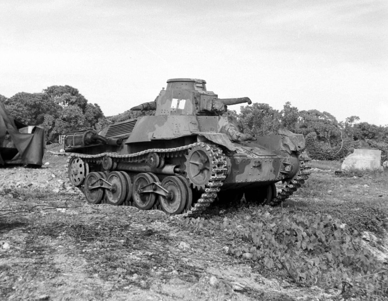 WW2 WWII Photo World War Two / Tank on Wake Island After Japanese Surrender