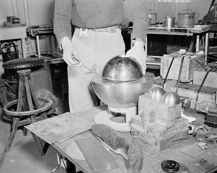 Atomic Bomb “Nucleus of the Devil”reenactment of the 1946 incident Photo8.5×11