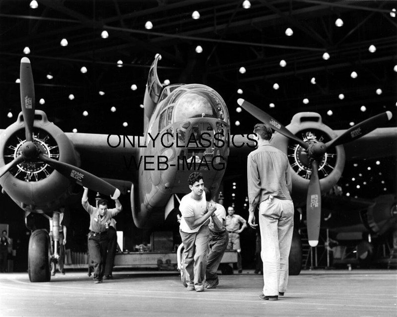 DOUGLAS A-20 ATTACK BOMBER WWII AIRCRAFT AVIATION LONG BEACH CA ASSEMBLY PHOTO