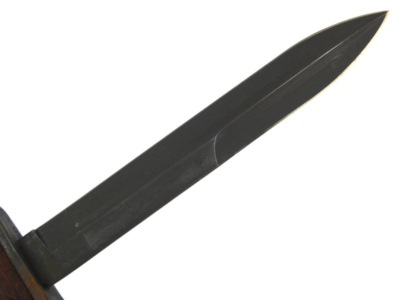 Reproduction US WW2 Camillus Bayonet with Vietnam Scabbard gallery