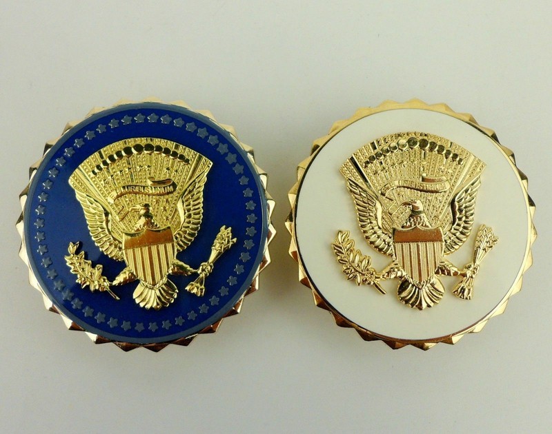 TWO US PRESIDENTIAL SERVICE PRESIDENT IDENTIFICATION METAL BADGE PIN OUTDOOR