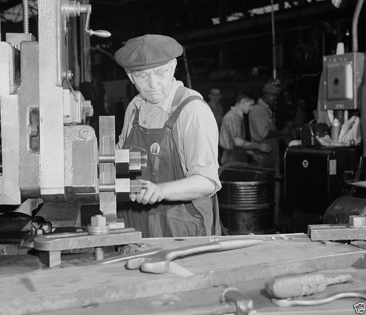 German-American war worker Chicago Illinois September 1942 New 8×10 Photo
