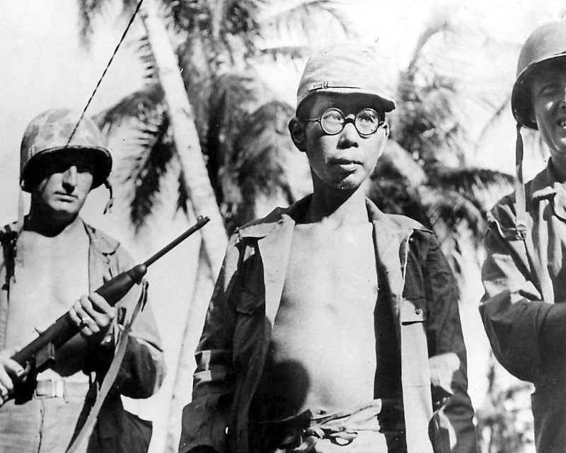 Captured Japanese soldier under Marines World War II WWII WW2 8×10 Photo 767c