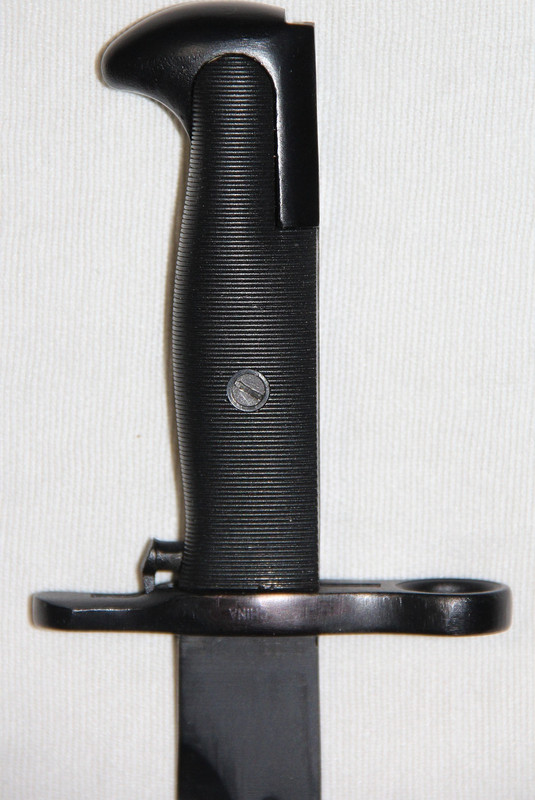 REPRODUCTION WWII U.S. OL 1943 BAYONET WITH SCABBARD gallery