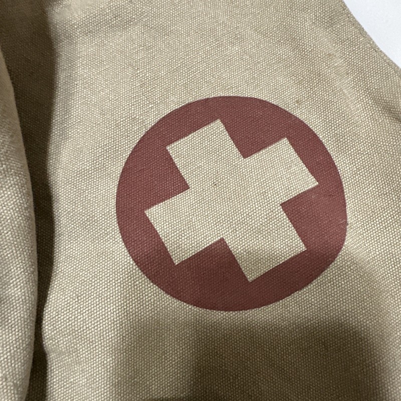 U.S. WW2 First Aid Bag With Shoulder Strap, Khaki With Leather Straps, Replica gallery