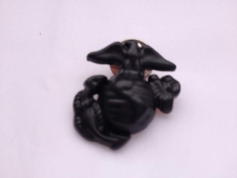 WWII USMC Officer EGA Barracks Metal Hat Badge Black - US043 gallery