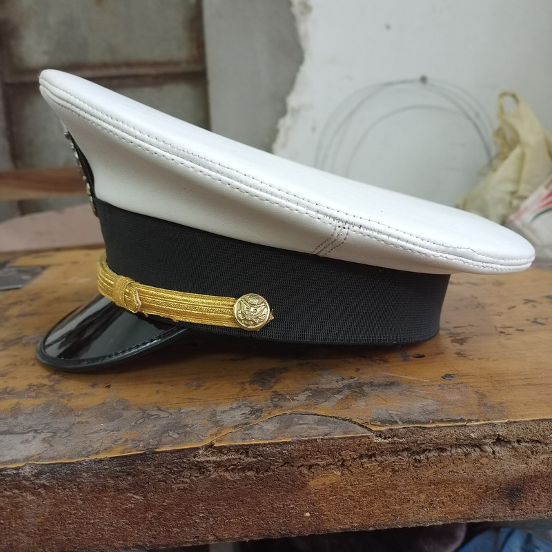 WW2 US Navy Officer Hat Lieutenant Commander Naval Warrant Visor Cap In White gallery