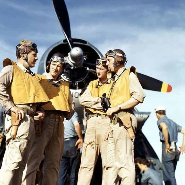 COLOR WW2 WWII Photo World War Two / US Navy Pilots on Carrier Deck 5536