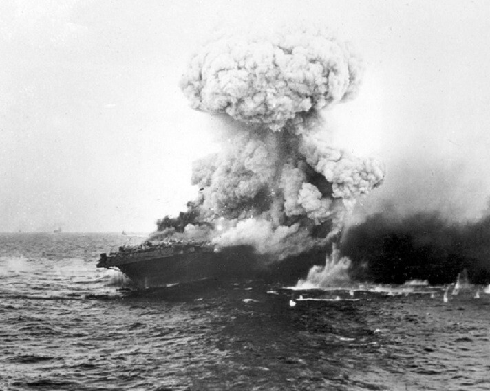 U.S. Navy Aircraft Carrier USS Lexington mushroom cloud WWII WW2 8×10 Photo 48b