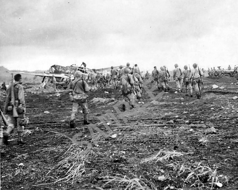 Marine and wrecked Japanese plane at Cape Gloucester WWII WW2 8x10 Photo 97c
