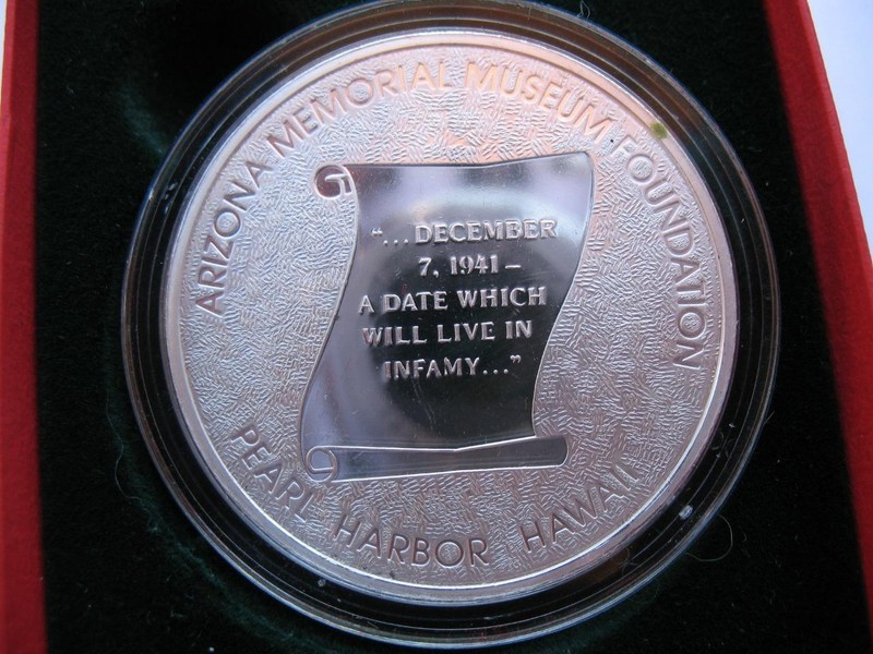1+.OZ.999 FRANKLIN D ROOSEVELT SILVER COIN WWII DEC 7 1941 PEARL HARBOR + GOLD gallery