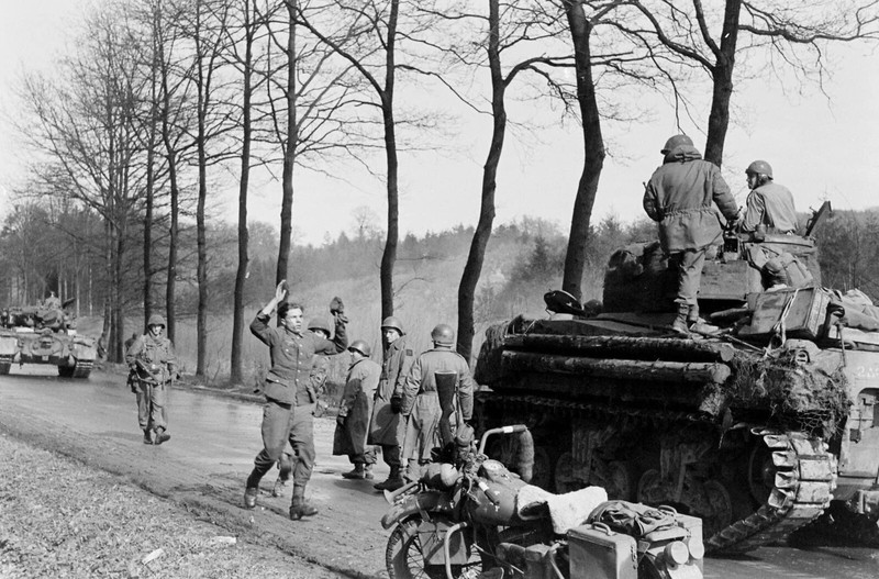 WW2 WWII Photo World War Two / US Army 2nd Armored Division Germany 1945 US 170
