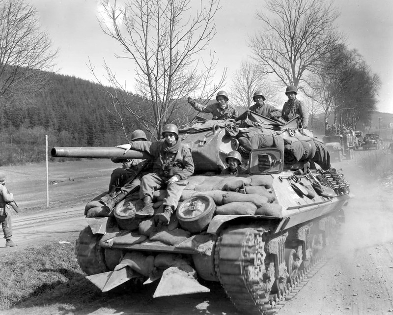 M10 of the 644th Tank Destroyer Battalion World War II WWII WW2 8×10 Photo 922c