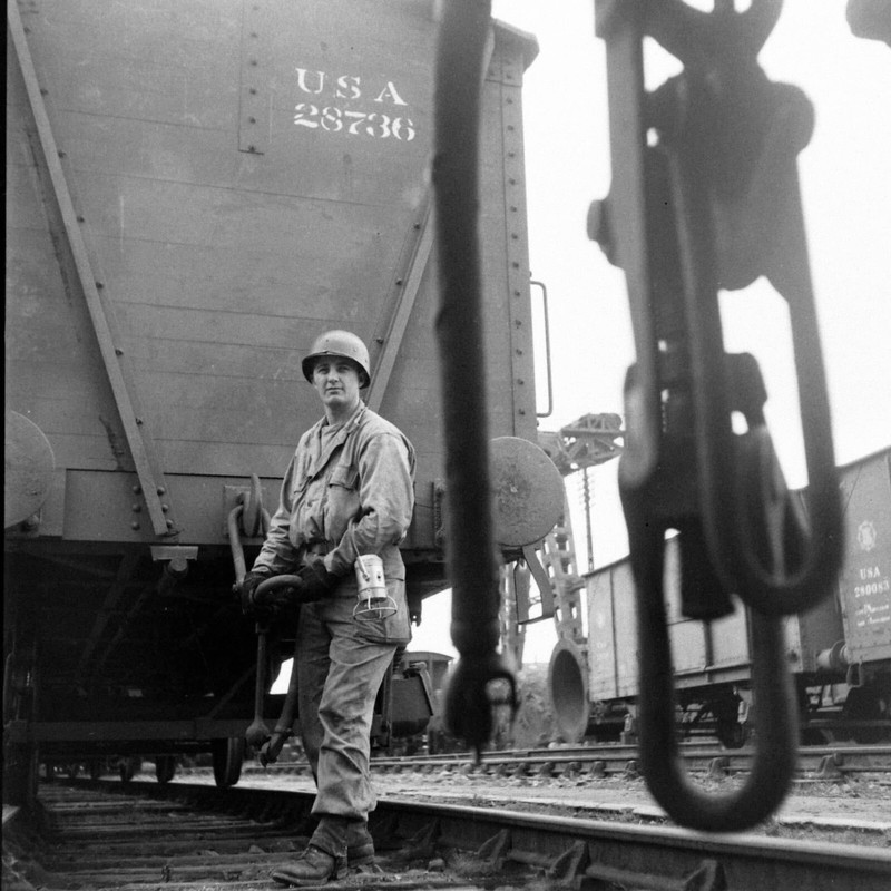 WW2 WWII Photo World War Two / US Military Railroad France 1944 Railway Train