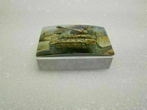 WWII US ARMED FORCES AIR FORCE AIR MEDAL RIBBON BADGE with Box Replica gallery