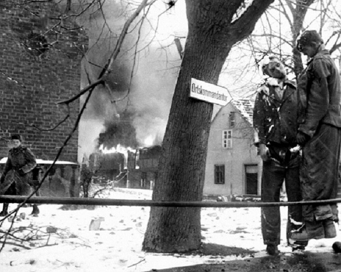 Russian Collaborators Hanging from a tree Landsberg Germany WWII 8×10 Photo 485a