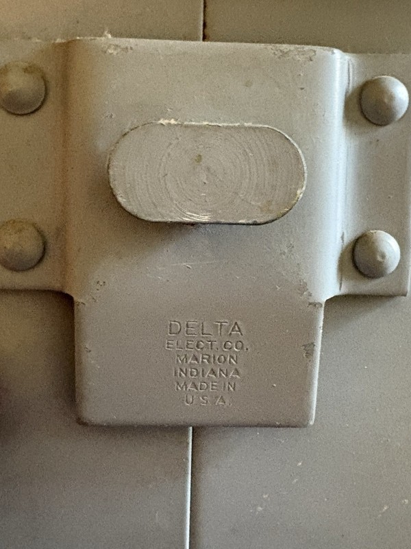 WWII U.S. Navy Battle Lantern 5293-L-5 TYPE J-I DELTA ELECTRIC USA gallery