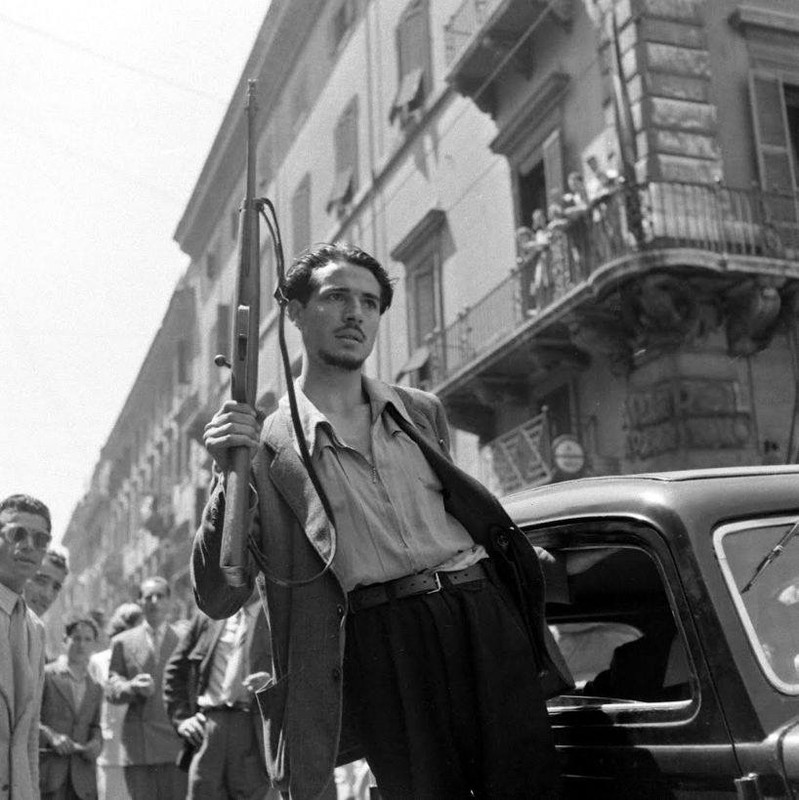 WW2 Photo WWII Italian Partisan Rome Italy 1944 World War Two / 1422