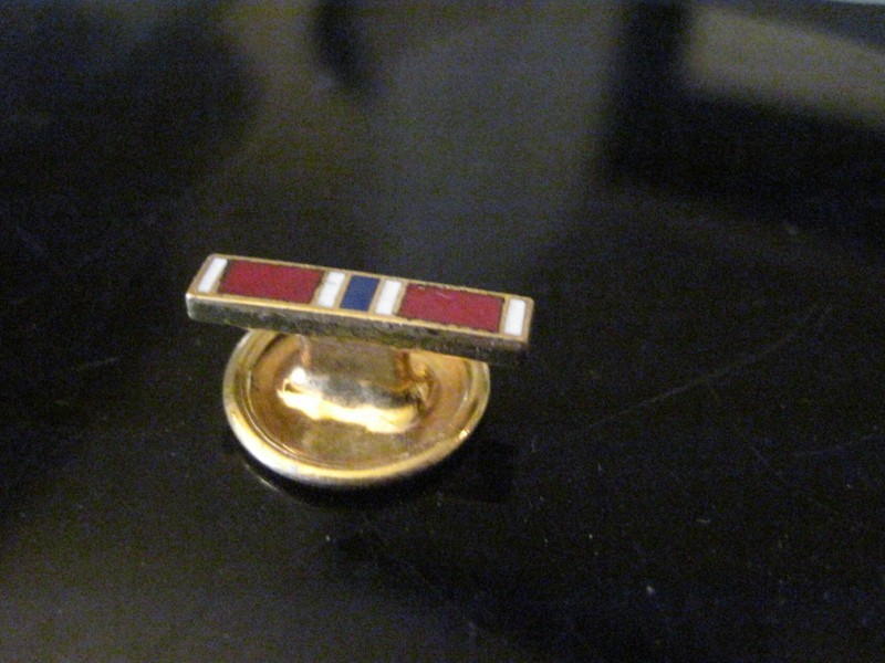 US Bronze Star button style pin mint
