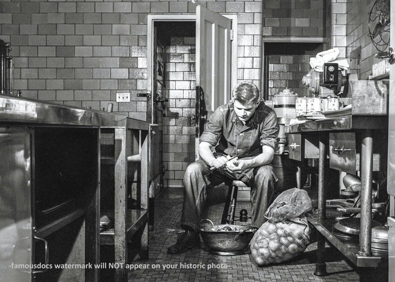 US Army KP Duty World War 2 PHOTO WW2 Kitchen Police Duty 1942 Soldier gallery